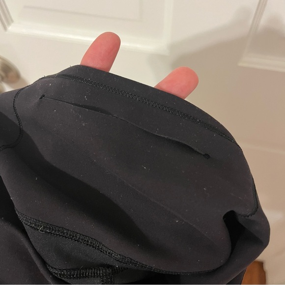 Lululemon Women's In Movement 7/8 Tight Everlux in Black Size 6 Activewear Pants - Picture 6 of 7